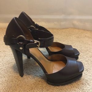 Beautiful Michael Kors heels!